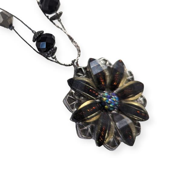 Y2K Black Daisy Pendant Necklace ~ Shimmery AB Crystal Center whimsigoth edgy - Picture 9 of 9